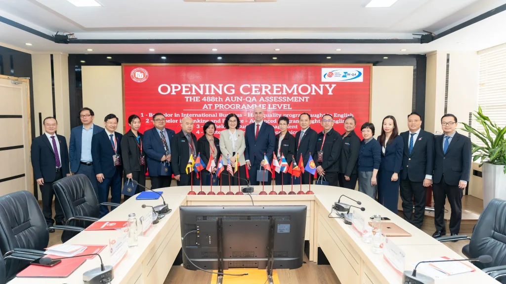 KHOA KINH TẾ QUỐC TẾ THAM DỰ ĐỢT KIỂM ĐỊNH LẦN THỨ 488 ĐÁNH GIÁ CÁC CHƯƠNG TRÌNH CỦA TRƯỜNG ĐẠI HỌC NGOẠI THƯƠNG, HOÀN THÀNH LẦN ĐÁNH GIÁ THỨ 3 TRONG NĂM 2025